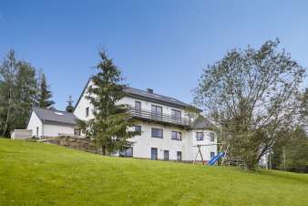 Luxurious holiday cottage for 26 people in Btgenbach