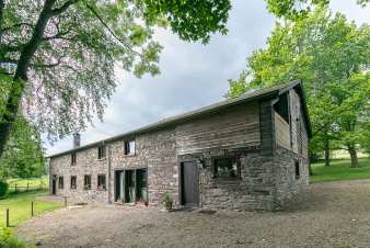 Authentic, renovated 2-star farmhouse for 9 guests in Lierneux